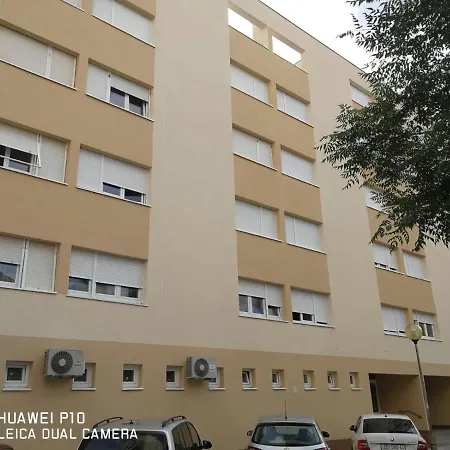 Apartament Mihaela *